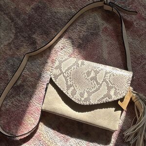 JEN & CO Beige Gray Snake Print Crossbody Bag with Tassel Adjustable Strap